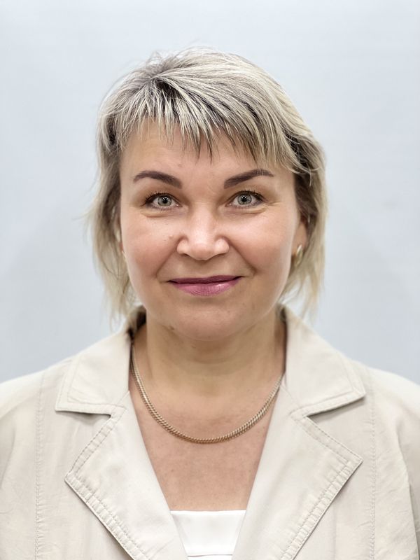Попова Елена Владимировна.
